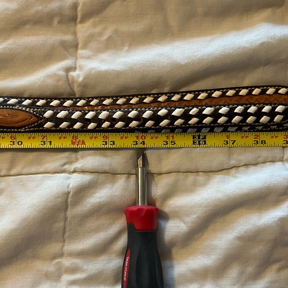 Men’s buck-stitch saddle leather 1-1/2"w ranger belt 34 Charles Hughes maker - Picture 4 of 6